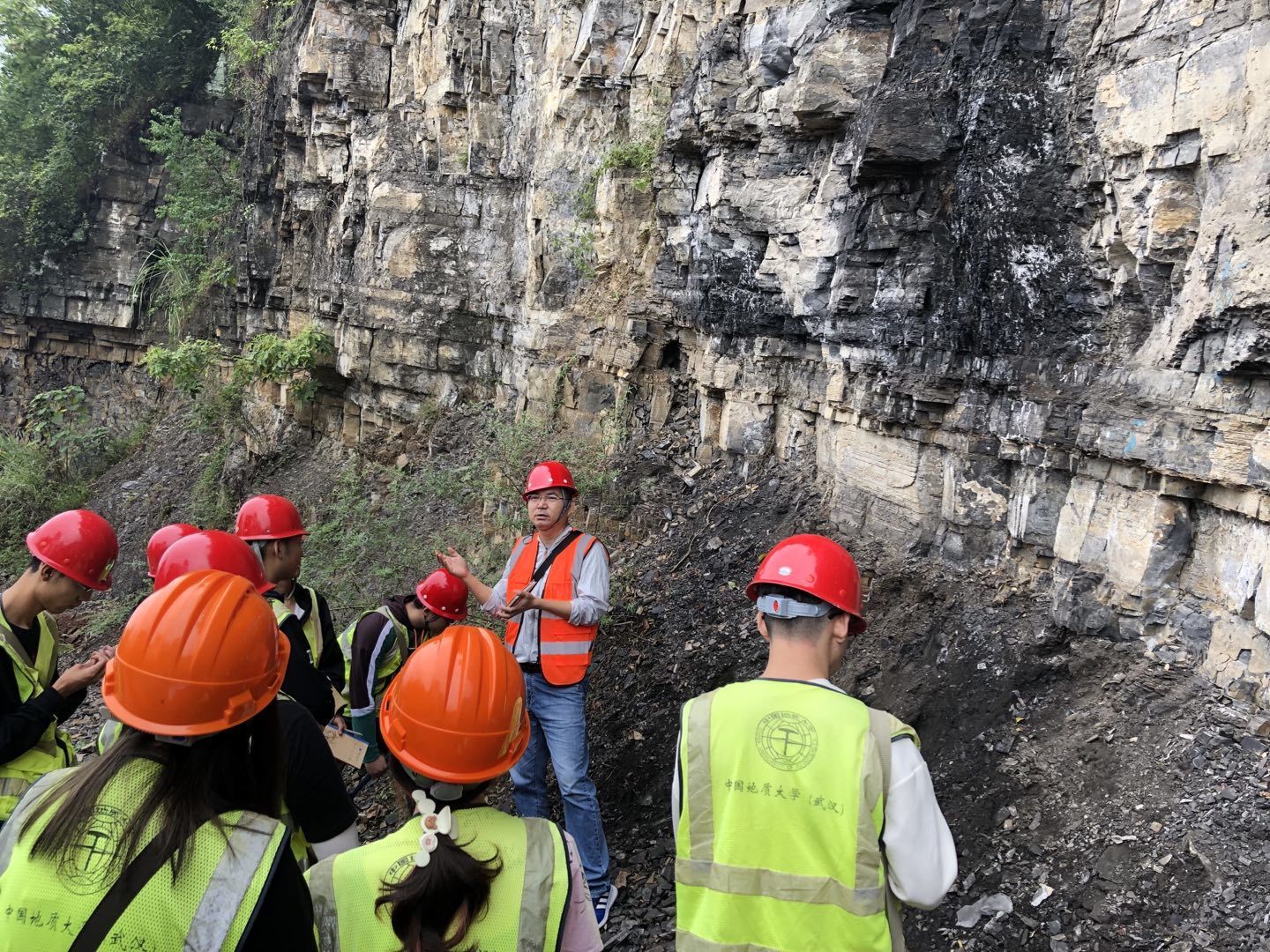 地空學(xué)院:野外實(shí)習(xí)打通課程思政的“最后一公里”-中國(guó)地質(zhì)大學(xué)(武漢)-地大熱能 地空學(xué)院:野外實(shí)習(xí)打通課程思政的“最后一公里”-中國(guó)地質(zhì)大學(xué)(武漢)-地大熱能
